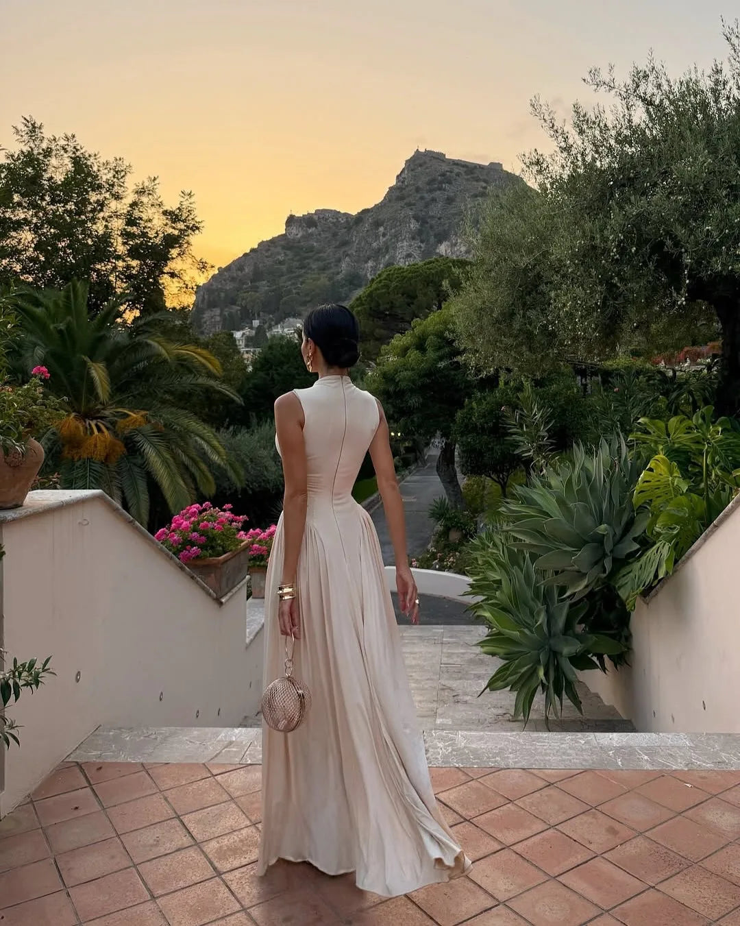 Slim Solid Color Big Hem Long Sleeveless Pleated Evening Dress